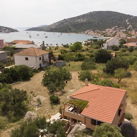 Dom wakacyjny Holiday Home Vinisce *