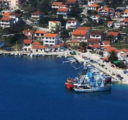 Holiday Home Vinisce * Vinišće