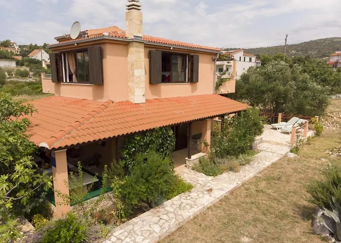 Holiday Home Vinisce 度假居 Vinišće