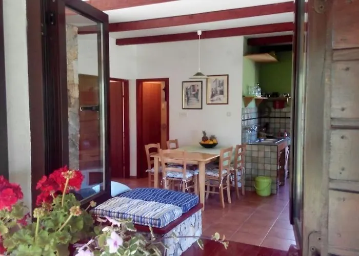 Holiday Home Vinisce 度假居 *